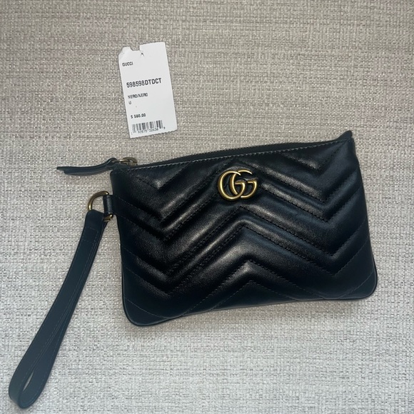 Gucci Quilted Leather Wristet - Picture 12 of 12